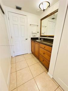 900 Greensward Ln 111-G, Delray Beach, Florida 33445