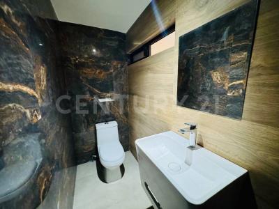 CASA EN VENTA REMODELADA A PIE DE CALLE 49 PONIENTE - REFORMA AGUA AZUL 01,, Puebla, Puebla 72430, México