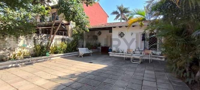 Comandante Jose Dolores Molas 1525 entre Santiago y Juan Ventre 1525, Barrio Jara, Asunción 00001, Paraguay