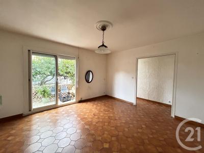 Elne, Languedoc-Roussillon 66200, 法国