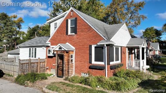 1167 James K Boulevard, Waterford Twp, Michigan 48341, USA