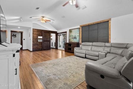 147 Catahoula Road, Ponce De Leon, פלורידה 32455, ארצות הברית של אמריקה