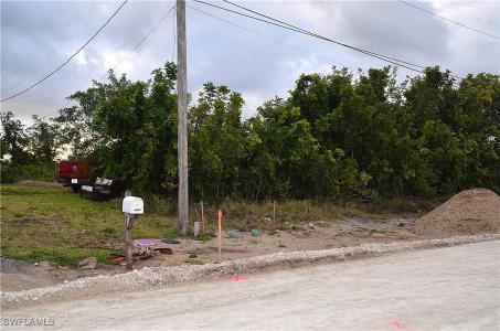 1217 NE 13th Place, Cape Coral, 佛羅里達州 33909, 美國