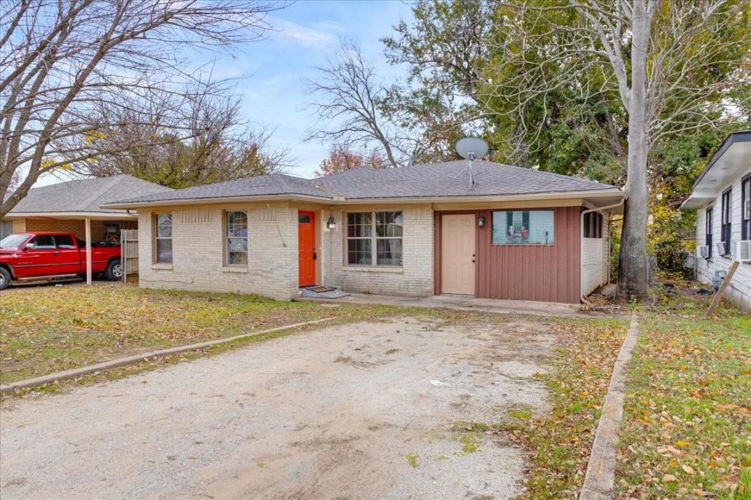 736 W. Bullock, Denison, Texas 75020, États-Unis