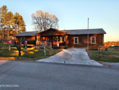 798 Sand Cave Rd, Ewing, Virginia 24248, USA