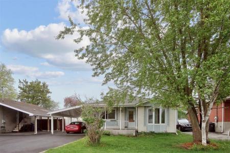 4185  Rue Nadeau, Longueuil (Saint-Hubert), Quebec J3Y 2H4, Canada