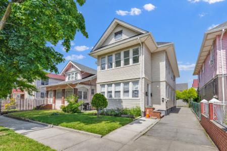 85-43 150 Street, Briarwood, NY 11435, USA