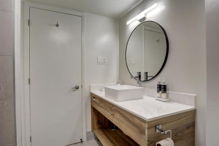 44  Av. de l'Auberge, Orford, Québec J1X 6J3, Canada