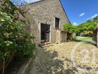 Pringy, Île-de-France 77310, Francia