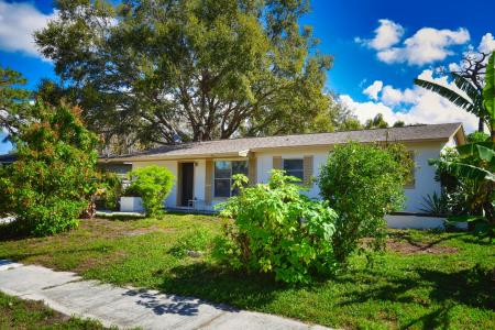 9567 85th St N, Seminole, Florida 33777, USA