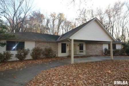 200 E Diaz St, Herrin, Illinois 62948, USA