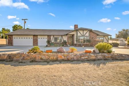 19985 Red Feather Rd, Apple Valley, California 92307, USA