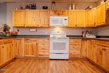 208 Center Street, Wimbledon, ND 58492, USA