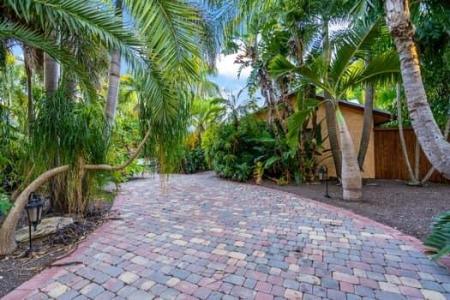 9 Bass Avenue, Key Largo, Florida 33037, USA