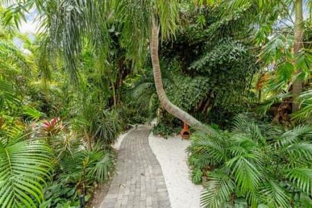 9 Bass Avenue, Key Largo, Флорида 33037, Соединенные Штаты