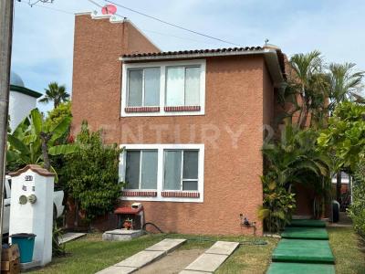 Fracc. Viña del Mar # L-9 Y L-10 MAZ. 331 L-9 Y L-10,, Manzanillo, Colima 28219, Messico