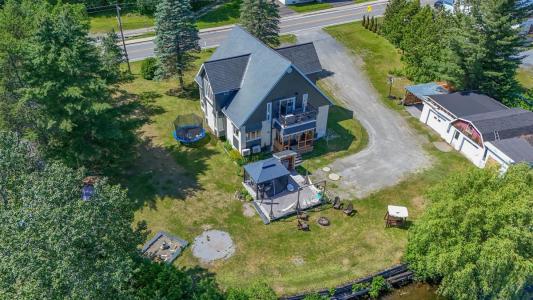 396 Rue Principale, Saint-Marc-du-Lac-Long, Quebec G0L 1T0, Canadá