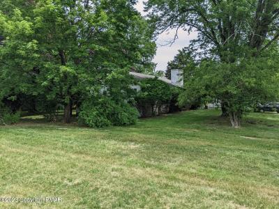 232 Rodenbach Lane, Brodheadsville, Pennsylvania 18322, USA