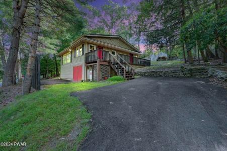 209 Shiny Mountain Road, Greentown, Pennsylvania 18426, USA