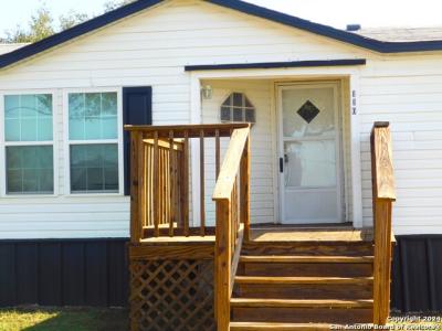 110 Crestfield Dr, Pleasanton, 德克薩斯州 78064, 美國