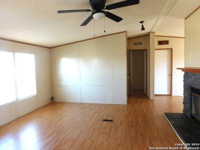 110 Crestfield Dr, Pleasanton, 德克薩斯州 78064, 美國