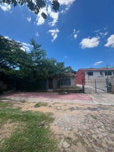 CALLE OASIS Y TTE MANUEL GONZALEZ , Mbocayaty, Asunción 00001, Le Paraguay
