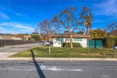 32390 Avenue D, Yucaipa, California 92399, USA