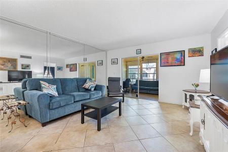 5621 SW 2nd Court #201, Margate, Florida 33068, USA