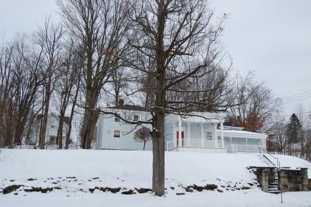 351 E 5th St, Jamestown, New York 14701, États-Unis