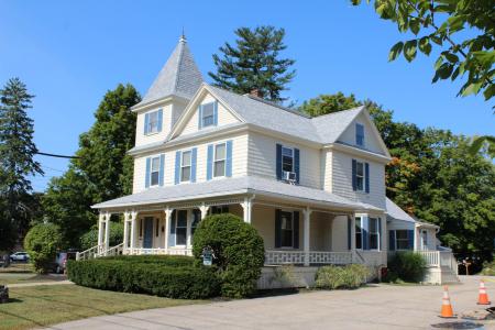 49 Portland Street, South Berwick, Maine 03908, USA