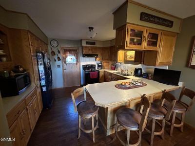 11 9th Avenue, Bowman, North Dakota 58623