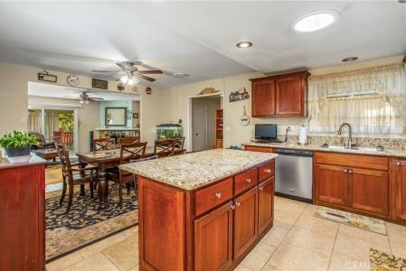 6080 Rogers Lane, San Bernardino, 加州 92404, 美國