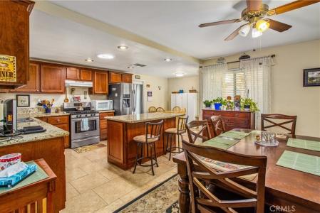6080 Rogers Lane, San Bernardino, 加州 92404, 美國