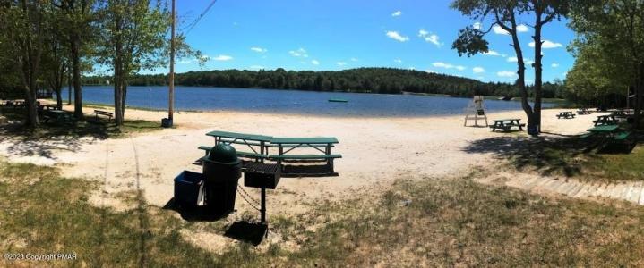 220 Aka Lo FERN RIDGE Road, Blakeslee, Pennsylvania 18610, Stati Uniti