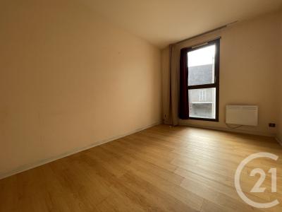 Moulins, Alvernia 03000, Francia