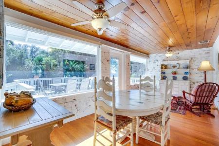 422 W 11TH AVENUE, Mount Dora, Florida 32757, USA