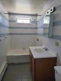 5 Storrs St , 1, Ware, מסצ'וסטס 01082, ארצות הברית של אמריקה 