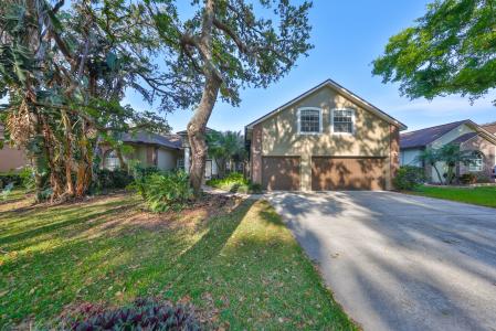 2561 Regal River Rd, Valrico, Florida 33596, USA