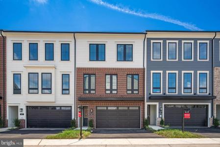 645 Angelfish Way, Woodbridge, Virginia 22191, USA