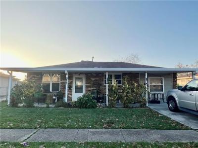 512 WILLOWBROOK Drive, Gretna, Louisiana 70056, USA