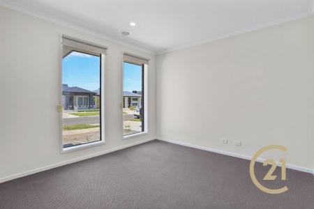 13 Sparrowhawk Crescent, Deanside, VIC 3336, Australia