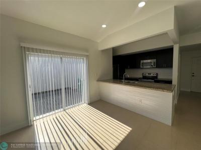 5212 NW 186th Ter, Miami Gardens, Florida 33055, USA