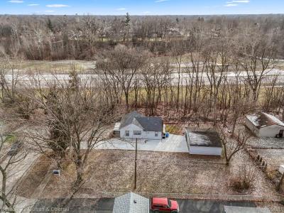 7875 Robindale, Dearborn Heights, Мичиган 48127, Соединенные Штаты
