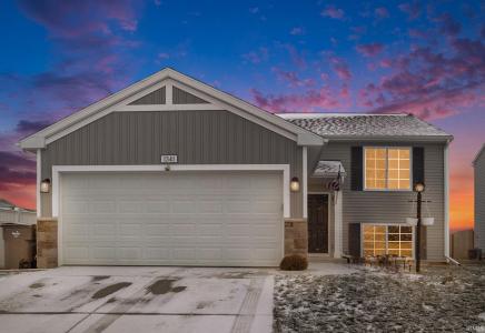 1341 Sand Hills Point, Goshen, Indiana 46526, USA
