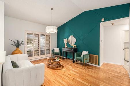 2383 Indian Trail E, Palm Harbor, Florida 34683, USA