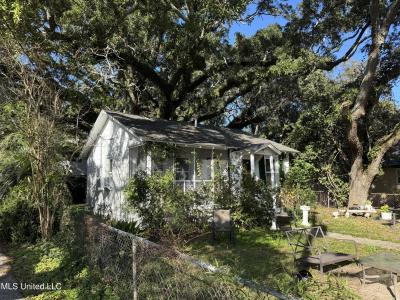 307 Shirley Court, Biloxi, Mississippi 39531