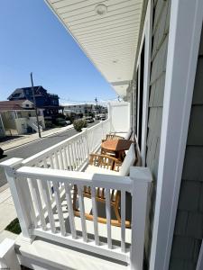 109 N Wissahickon Ave , Summer rental, A, Ventnor, NJ 08406, USA