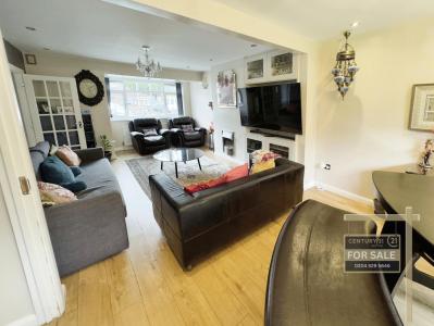 Edinburgh Drive, UXBRIDGE, United Kingdom