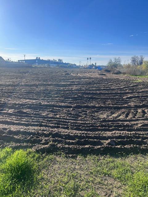 325 S S Park St Street, Porterville, Californie 93257, États-Unis