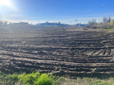 325 S S Park St Street, Porterville, Californie 93257, États-Unis